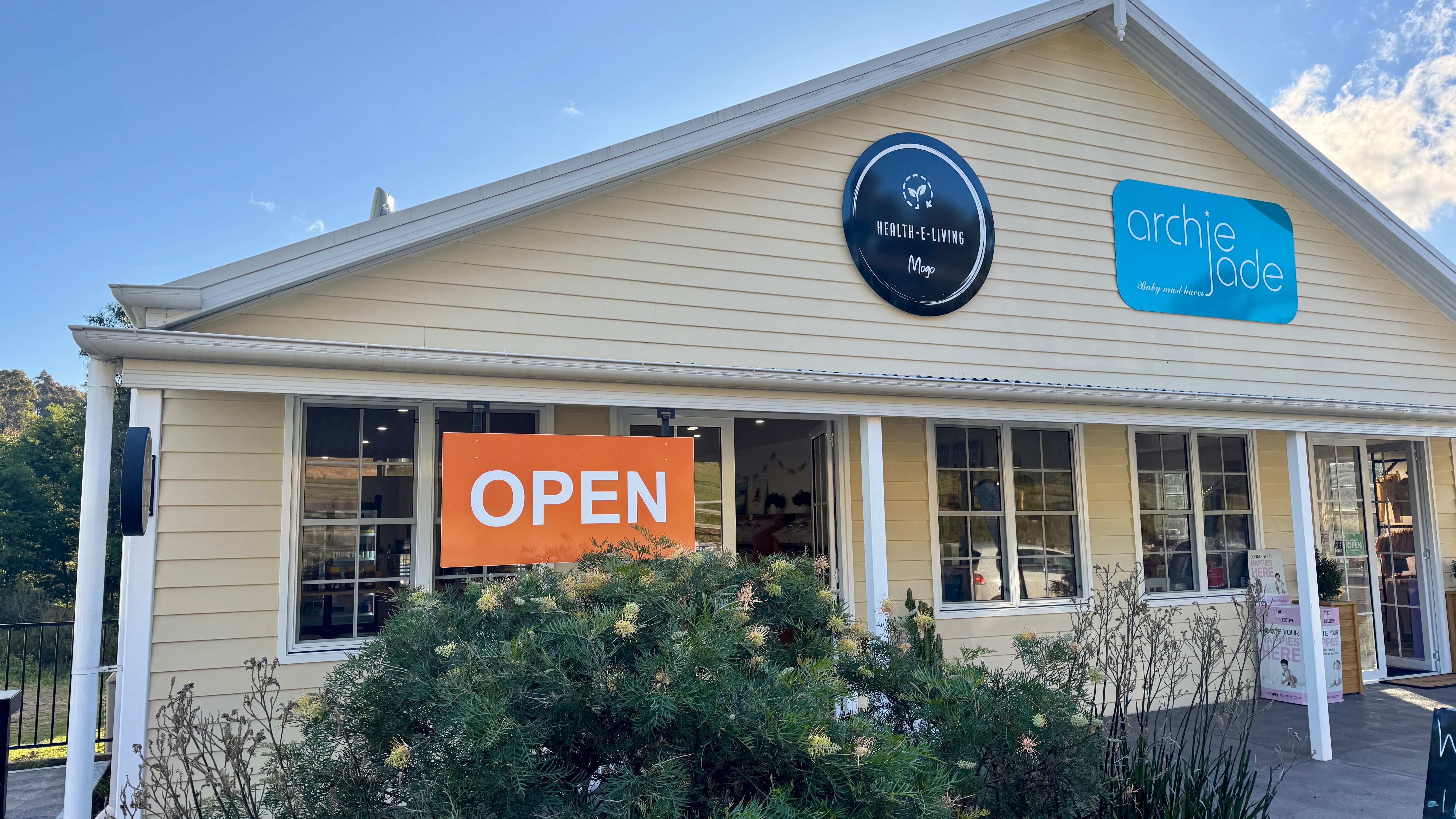 Health-E-Living storefront entryway in Mogo NSW