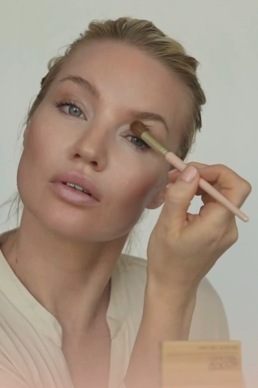 Vegan Round Eyeshadow Brush