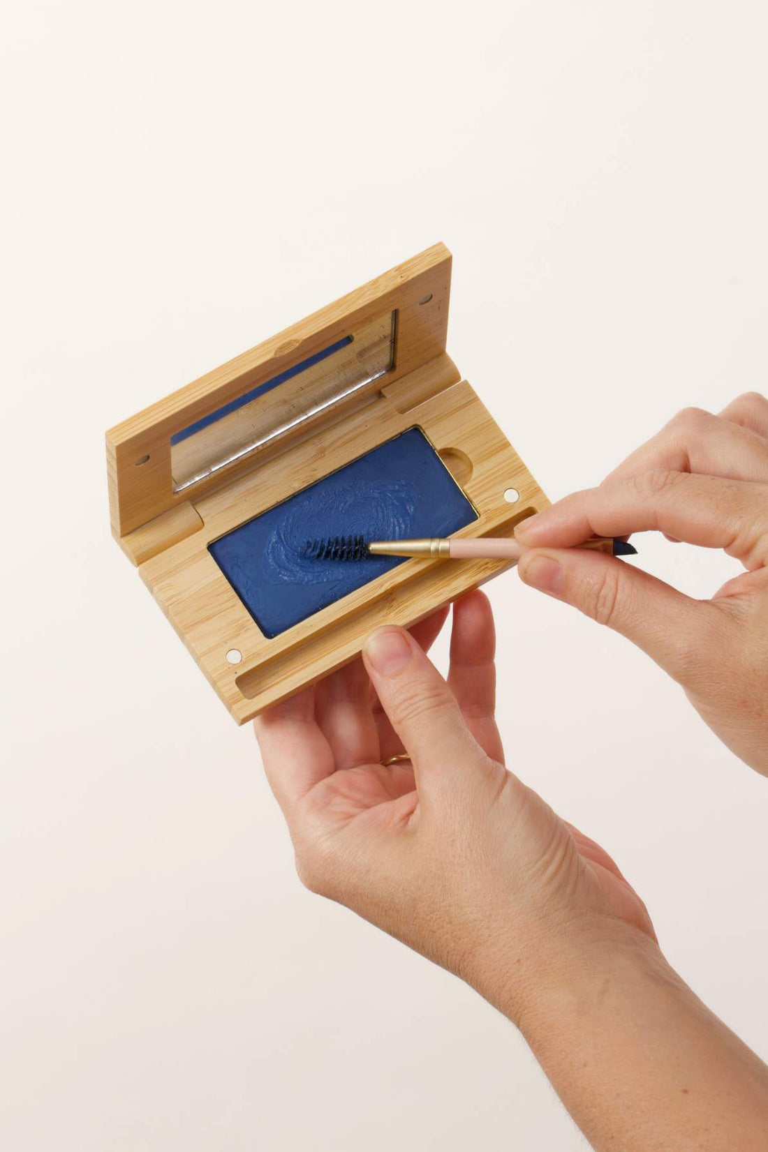 Mud Cake Mascara Compact Blue